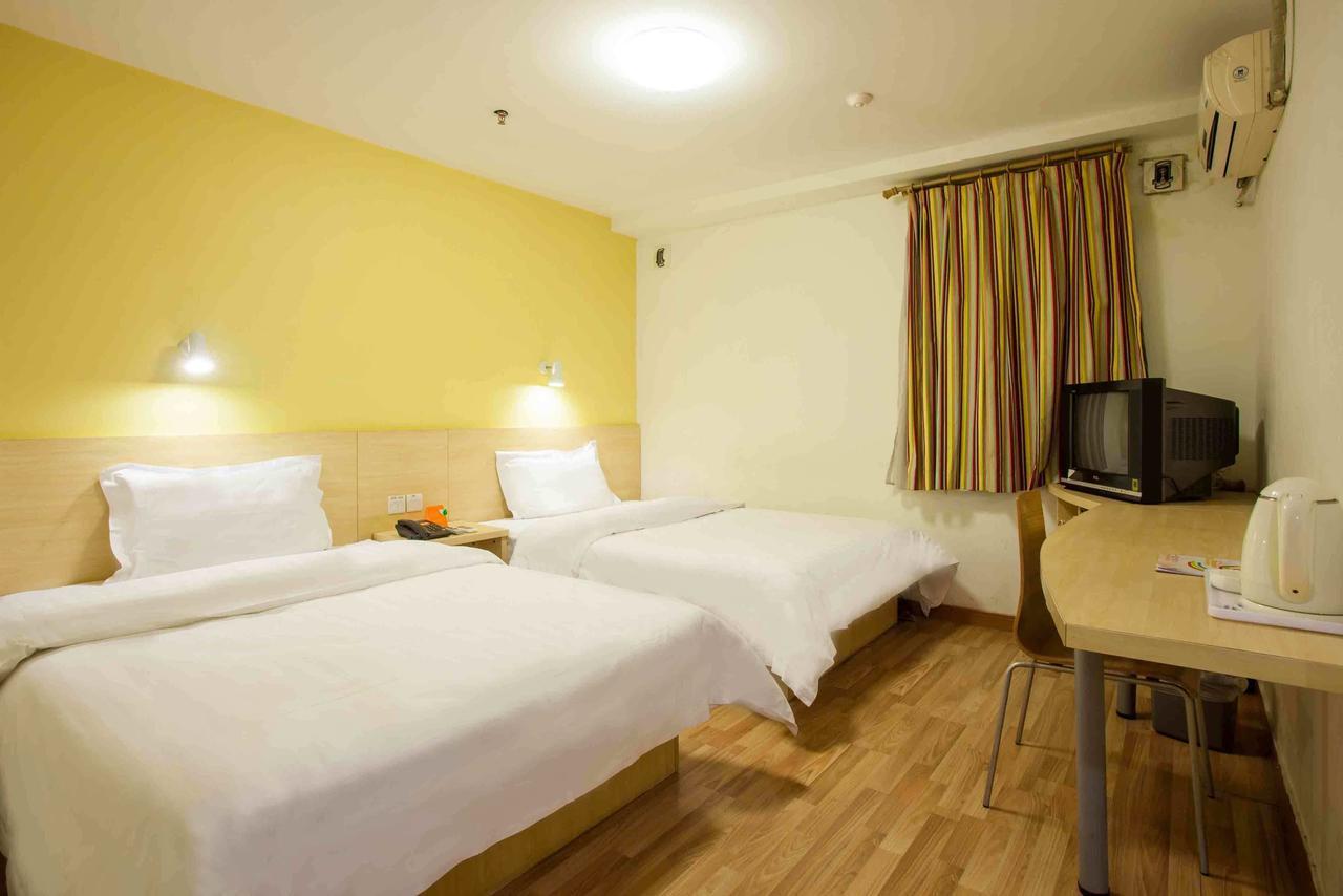 7Days Inn Foshan Shunde Ronggui Xiao Huangpu Room photo